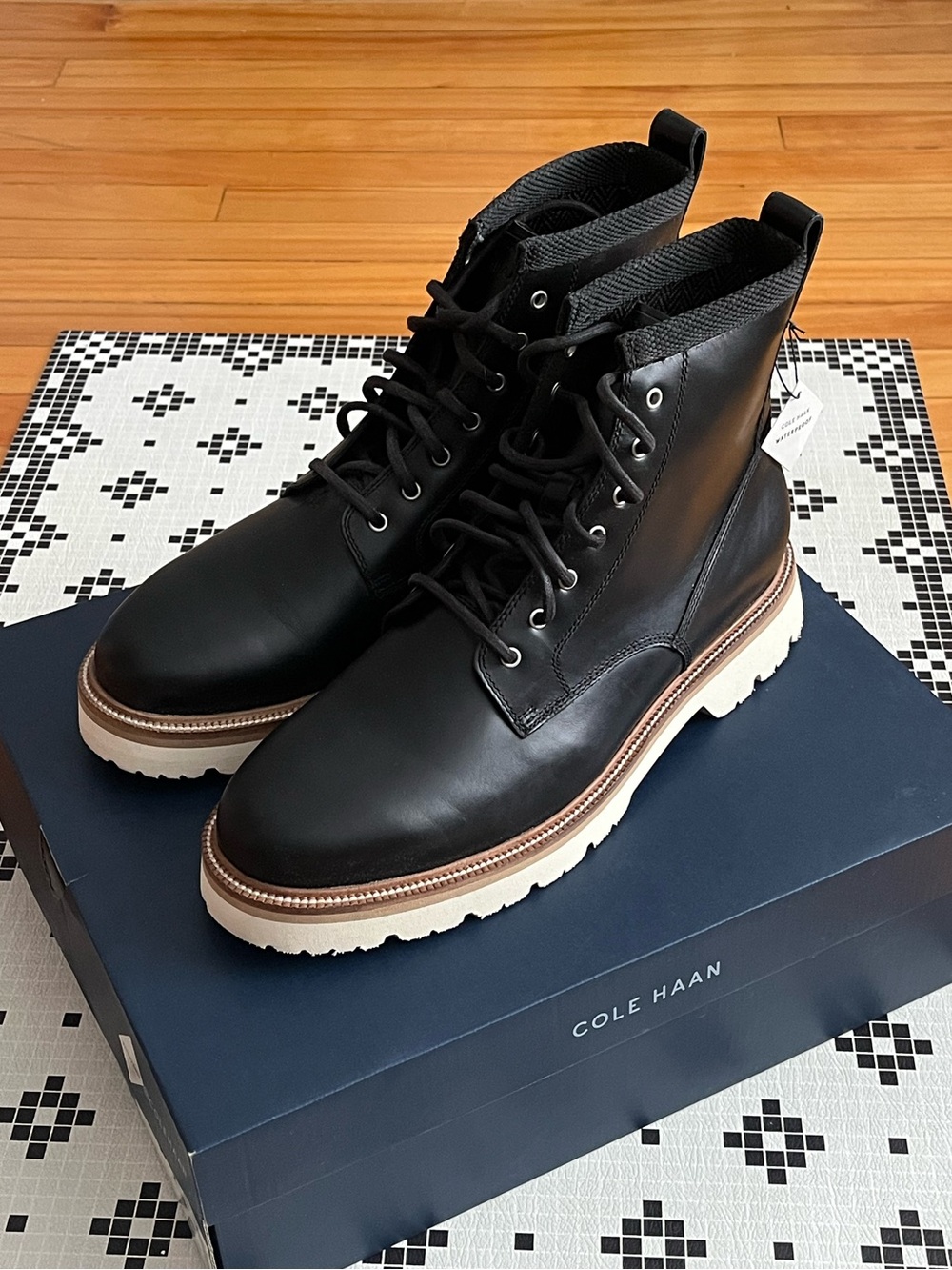 BNIB Cole Haan American Classics waterproof leather boots size 10.5